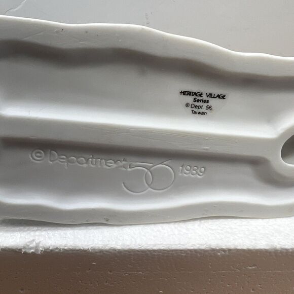 Heritage Village Dept 56 Amish Buggy #5949-8 NEEDS FIXED Carriage Glued See Pics - Picture 11 of 16